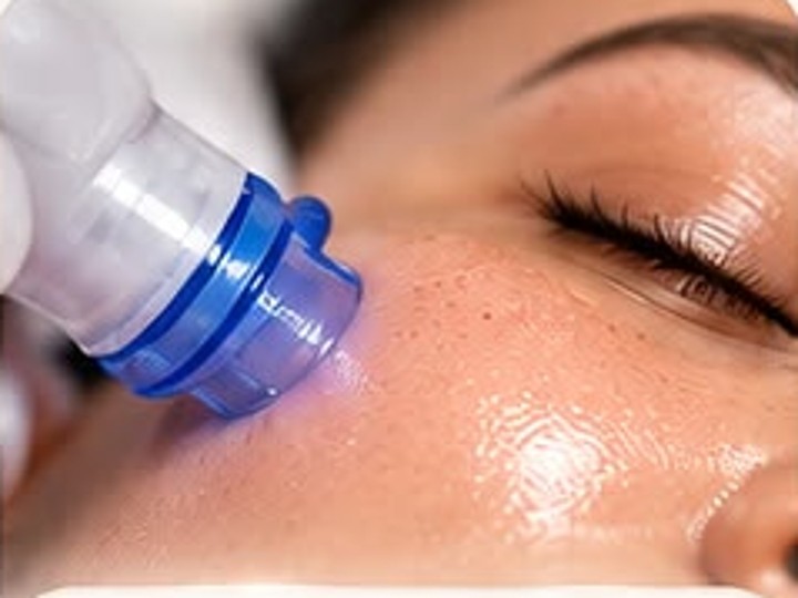 Foto van behandeling aqua facial